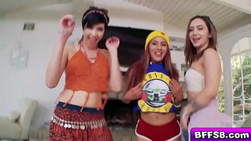 Preview 1 of Bcom Razzer - Hippie Teens share turns sucking a big cock
