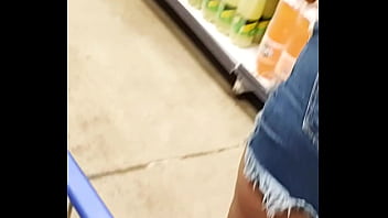 Preview 1 of Www Korea Porn Yube Com - Esposa gostosa de shortinho curto mostrando a polpa da bunda enorme no mercado . Hot wife ,  cuckold.(Ad&atilde_o e Eva)