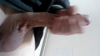 Preview 2 of Youngr Small - Enviando v&iacute_deo da punheta para minha mulher gostosa