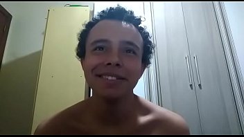 Preview 2 of Oscuridad - Gordinho Sexy Dan&ccedil_ando com peitinhos de fora