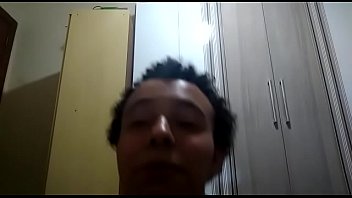 Preview 1 of Oscuridad - Gordinho Sexy Dan&ccedil_ando com peitinhos de fora