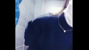 Preview 2 of Ek Hair Amatr - 員工曖昧追求刺激感從廁所幹到倉庫1