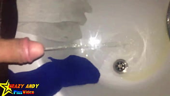 Preview 4 of Slim Small Hard - Andy pisst einfach in die Badewanne der besten Freundin (heimlich)