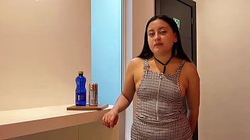 Preview 1 of Indian Bhabi Fucking Video - La mesera del motel era una verdadera puta,  me corr&iacute_ en su co&ntilde_o.