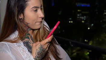 Preview 1 of Tube Cunniligus - QUANDO A MINA TA COM TES&Atilde_O N&Atilde_O TEM QUEM SEGURE! OLHA O QUE ELA FEZ