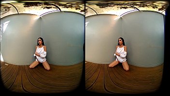 Preview 2 of Seks Maloletnica Video - VRpussyVision.com - Young asian teasing you with her nice body