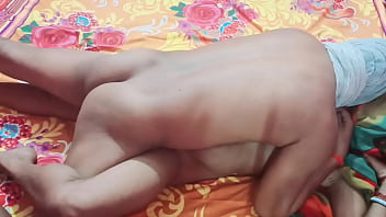 Preview 2 of Crush Hard Mom - Home made Cleaning made ko pela manha in Hindi