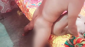 Preview 4 of Crush Hard Mom - Home made Cleaning made ko pela manha in Hindi
