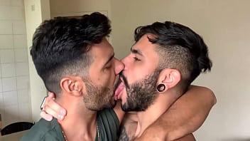 Preview 1 of Kipnat Cxx - MARCOS GOIANO E @CASSIO FARIAS