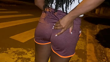 Preview 3 of Girl Pick Up Fuck For Money - Encontrei a vizinha na rua convenci ela mostrar a bunda