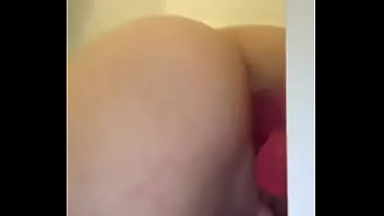 Preview 3 of Young Milf Guy - Adoro gozar assim