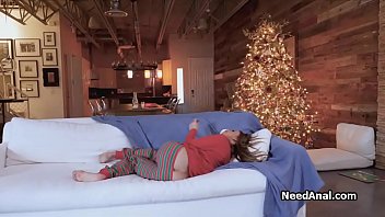 Preview 2 of Sunny Leone Outsider - Holiday anal for the beautiful Jillian