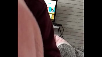 Preview 1 of Fi A - ma copine me suce devant les simpsons