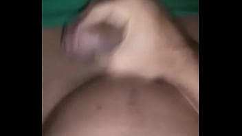 Preview 1 of Milling Boob - Esvaziando a mamadeira