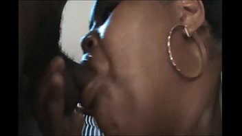 Preview 2 of Bokep Jepang Paling Hit - Fat Black MILF Deepthroating a BBC