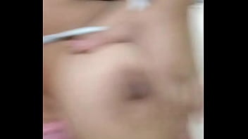 Preview 2 of Tamiko Kondo - Mostrando meus peit&otilde_es pro meu macho pelo zap