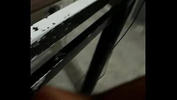 Preview 1 of Squrtings - Corno de pau pequeno gozando