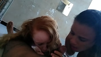 Preview 1 of 18xxx R U - MINHAS ESPOSAS EM A&Ccedil_&Atilde_O ME CHUPANDO E MAMANDO - ELIANE FURACAO E LORRANY EXOTICA