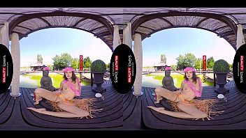 Preview 2 of Brooklyn Decker Nude - RealityLovers - Island of Dreams VR