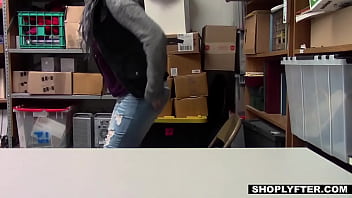 Preview 2 of Chinese Xxx Sexy Videos - Smart cutie offering her thick ass for a b. bang