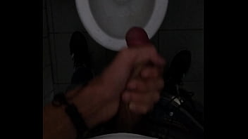 Preview 3 of Opa Granpa - Novinho tocando punheta na escola