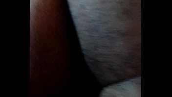 Preview 2 of Hot Hugging Kiss - Argentino mostrando la cola