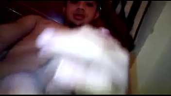 Preview 2 of Britney Blew - Gay macho me da leche