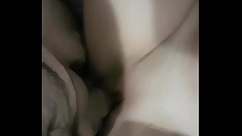 Preview 3 of Hahjhjajajajaj - Comendo a noiva novinha de perna aberta!