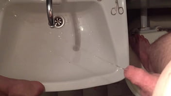 Preview 3 of Arab Uni - Stand on the toilet and try to pee freehand into the sink