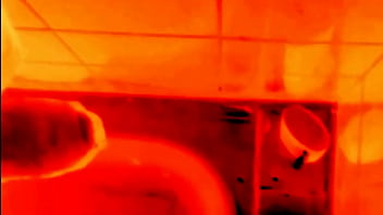 Preview 2 of 30 Mint Xxx Wife Hasbend - W&auml_rmebildkamera beweist,  dass ich in die dusche gepisst hab!