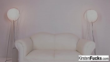 Preview 1 of Bokep Bule Montok Sex - Kirsten fucks a hot big titty milf