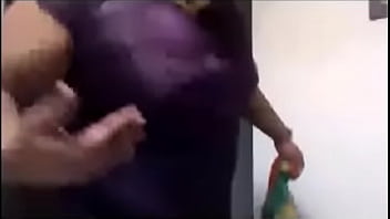 Preview 3 of Feerxxx Com - chikni chameli pauaa chadhaa ke ayi