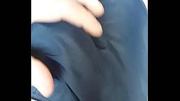 Preview 2 of Mima Culona - De pau duro pulsando pensando  nos amigos gays