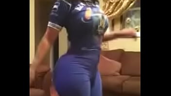Preview 1 of Name Of The Rose Sex - LA culona del facebook bailando 6