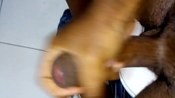 Preview 2 of Yoga Wd Dad - Novinho Batendo punheta e gozando .