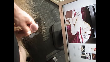 Preview 2 of Mom Zing - MVI 2634.AVI
