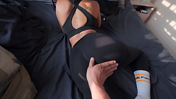 Preview 1 of Hot Fuck Vixen Com - &iexcl_Latina en forma me ense&ntilde_a a hacer ejercicio! El mejor polvo estilo perrito con latina en leggings
