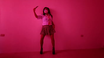Preview 1 of Mr Big Head - MADRASTRA ME CUMPLE EL FETICHE SEXUAL Y SE VISTE DE ESTUDIANTE CON FALDA Y SE TOCA MUY CALIENTE. ELLA MUEVE SUS NALGAS CON MUCHA SENSUALIDAD Y GIME FANTASIANDO CON FOLLAR