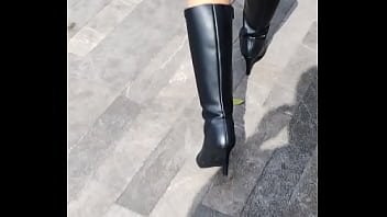 Preview 3 of First Time Pashto Sexy Video - Botas super sexys en alameda central