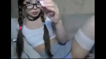 Preview 2 of Xxx Marinha - Colegiala caliente se masturba