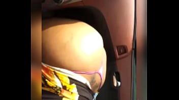 Preview 1 of Garils Hole - Ass shaking in car