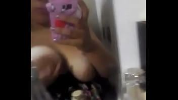 Preview 1 of Wife Bbw Five - Flor mostrando tetotas