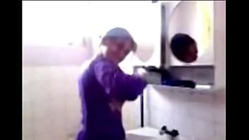 Preview 4 of Tamil Paly Sex - Sweet Girl Bathing