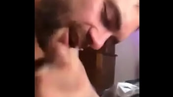 Preview 4 of Nipple Sucking To Orgasm - Gozando na boca do barbudinho - www.homensnus.top
