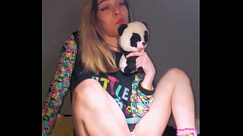 Preview 4 of Handjob Amateur - Bonneyuwu - 15:08 pijama,  masturbacion dildo y peluche