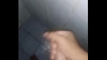 Preview 2 of Omg Som - COMEDOR PAUZUDO BATENDO UMA PUNHETA