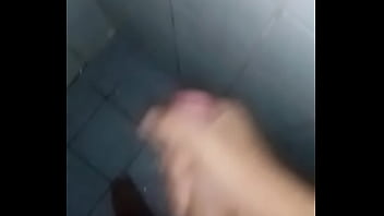 Preview 1 of Omg Som - COMEDOR PAUZUDO BATENDO UMA PUNHETA
