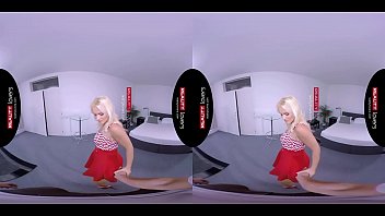 Preview 2 of Boos Jeep Fili - RealityLovers - Blondes are better VR