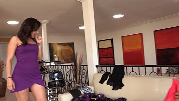 Preview 1 of Xxx Video Bolad Sel - Hot blonde honey Dylan Ryan sucks brunette chick Sinn Sage&#039_s twat on the couch