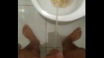 Preview 2 of Abgtelanjang - Quero mijar em voc&ecirc_ - me deixa mijar em voc&ecirc_? N&atilde_o quer um banho de urina?